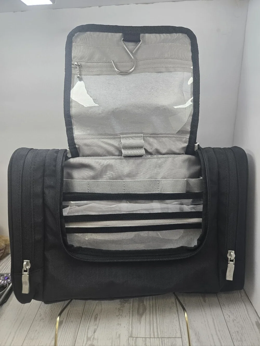 NWT Baggallini Travel Organizer Toiletry Cosmetic Hanging Bag Case